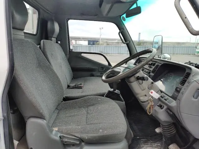 三菱 キャンター KC-FE528E(2WD)の写真16