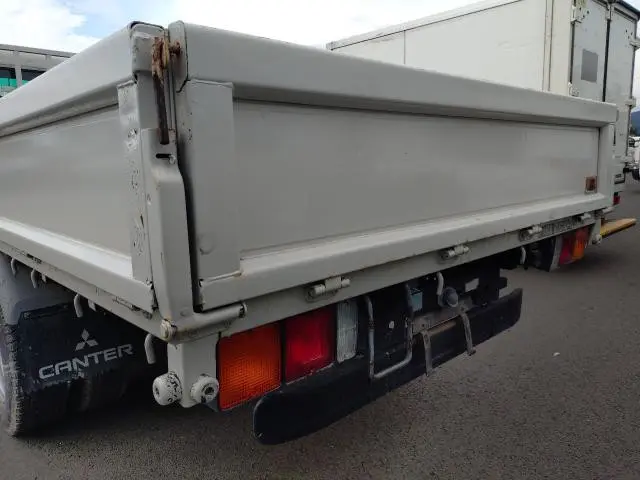 三菱 キャンター KC-FE528E(2WD)の写真23