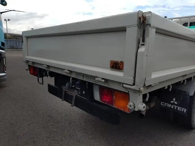 三菱 キャンター KC-FE528E(2WD)の写真24
