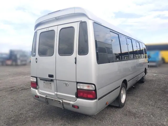 トヨタ コースター SDG-XZB51(2WD)の写真4