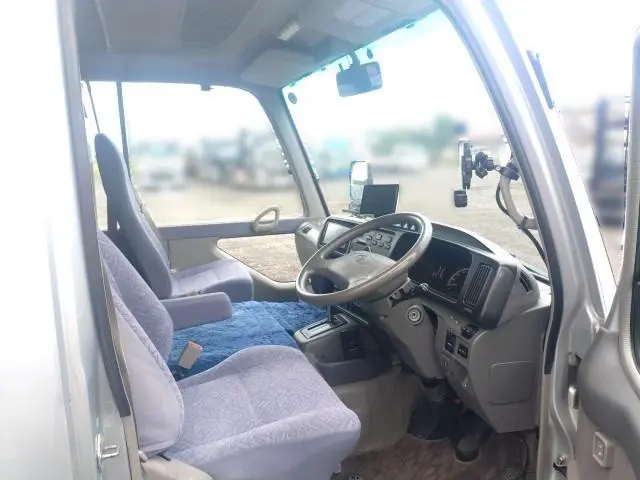 トヨタ コースター SDG-XZB51(2WD)の写真16
