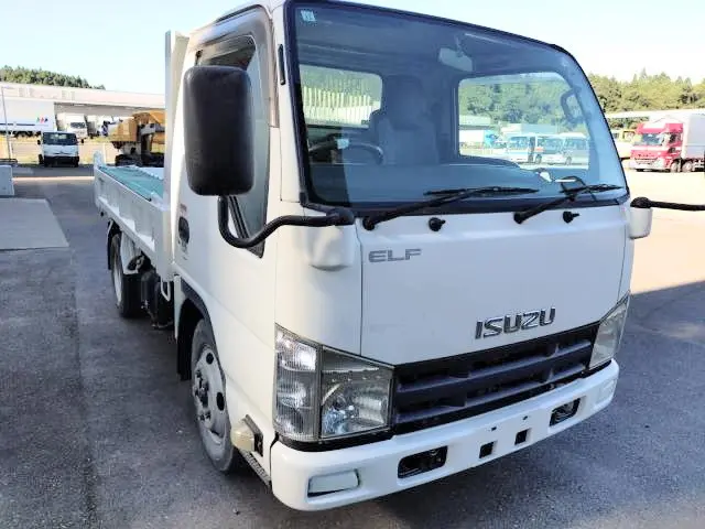 いすゞ エルフ TKG-NJR85AD(2WD)の写真2