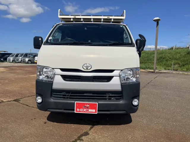 トヨタ ハイエースバン QDF-GDH206(4WD)の写真2