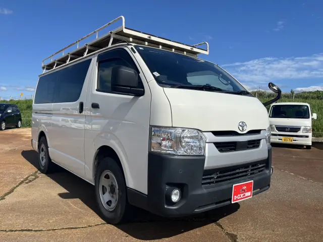 トヨタ ハイエースバン QDF-GDH206(4WD)の写真3