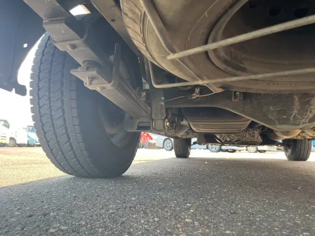 トヨタ ハイエースバン QDF-GDH206(4WD)の写真9