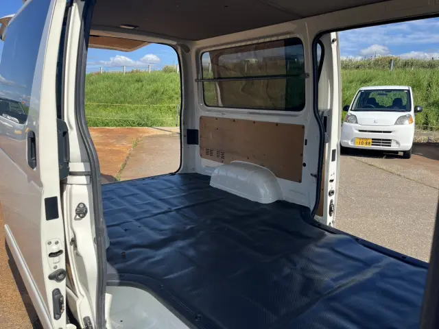 トヨタ ハイエースバン QDF-GDH206(4WD)の写真14