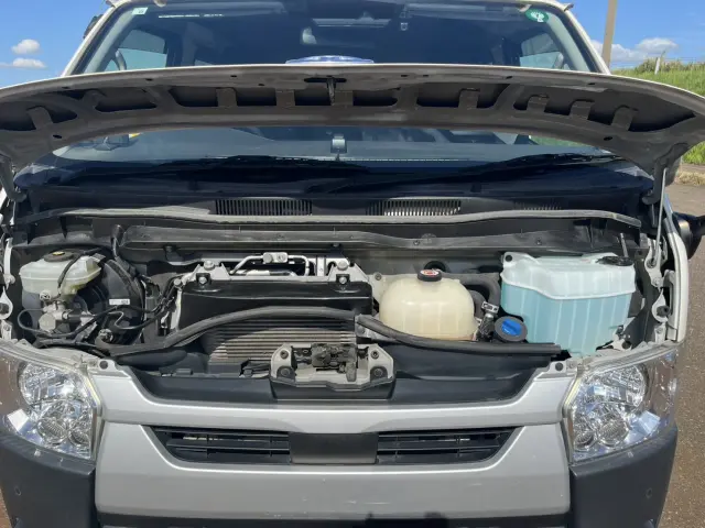 トヨタ ハイエースバン QDF-GDH206(4WD)の写真17