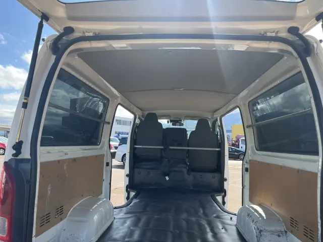 トヨタ ハイエースバン QDF-GDH206(4WD)の写真34