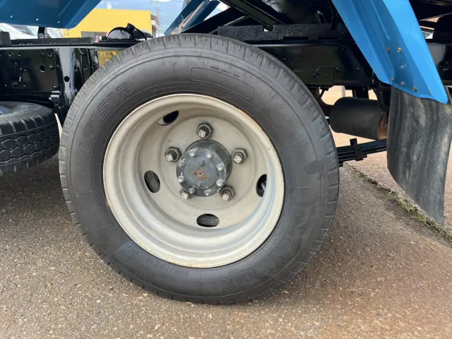 いすゞ エルフ TDG-NKS85(4WD)の写真16