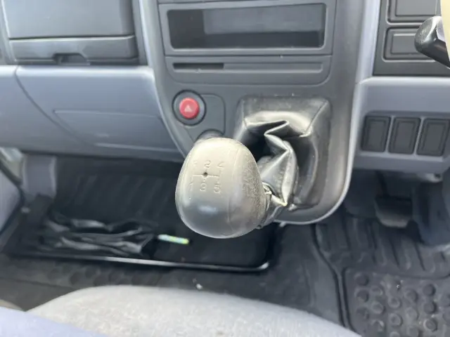 三菱 キャンターガッツ PDG-FD70B(4WD)の写真11