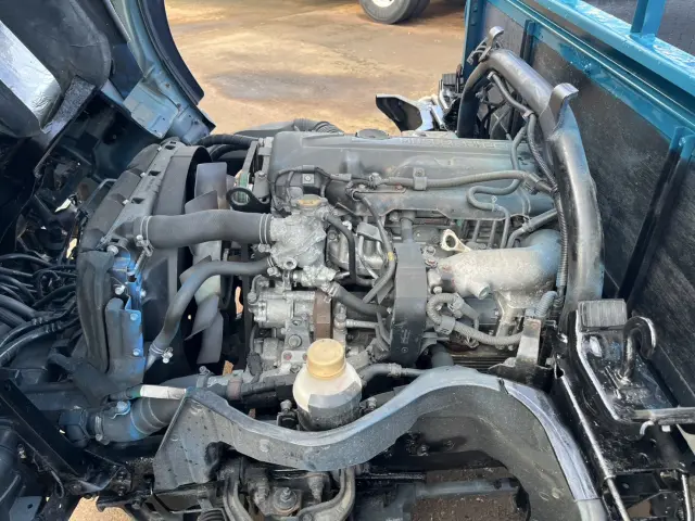 三菱 キャンターガッツ PDG-FD70B(4WD)の写真13