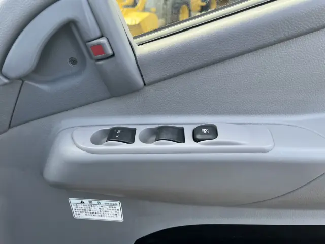 三菱 キャンターガッツ PDG-FD70B(4WD)の写真24