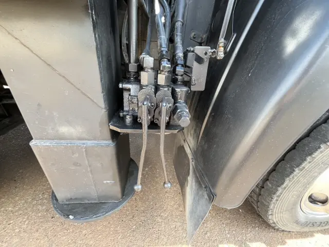 UD クオン ADG-CG4ZA(8x4)の写真28