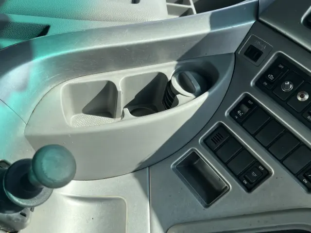 UD クオン ADG-CG4ZA(8x4)の写真37