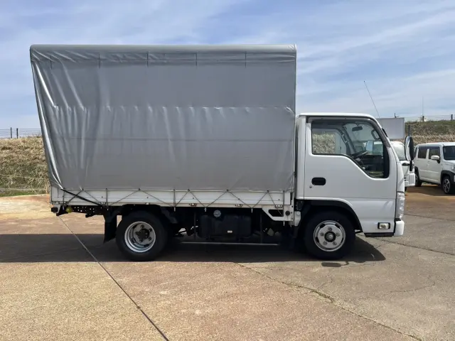 納車前の整備からアフターフォローまでカーライフをトータルにサポートさせて頂きます。|いすゞ エルフ TRG-NJR85A(2WD)の写真4