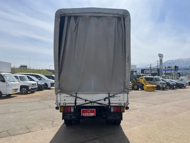 自社民間車検サービス工場にて車検、点検、修理まで行っております。もちろん整備士は全員整備の国家資格保有者です。|いすゞ エルフ TRG-NJR85A(2WD)の写真6