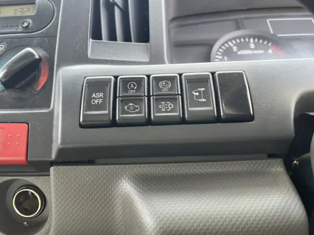 いすゞ エルフ TRG-NJR85A(2WD)の写真31