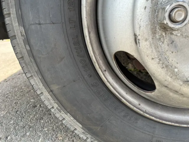 ２０５／８０Ｒ１７．５　１２０／１１８　|日産 シビリアン PA-AJW41(2WD)の写真26