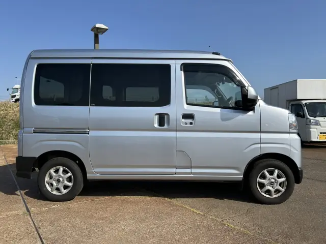 ダイハツ ハイゼットバン 3BD-S710V-ZBDF(4WD)の写真4