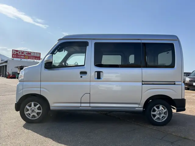 ダイハツ ハイゼットバン 3BD-S710V-ZBDF(4WD)の写真8