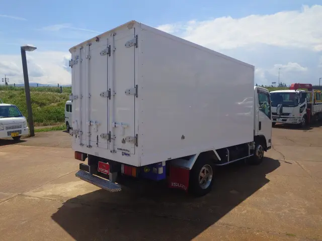 いすゞ エルフ TPG-NMR85N(2WD)の写真5