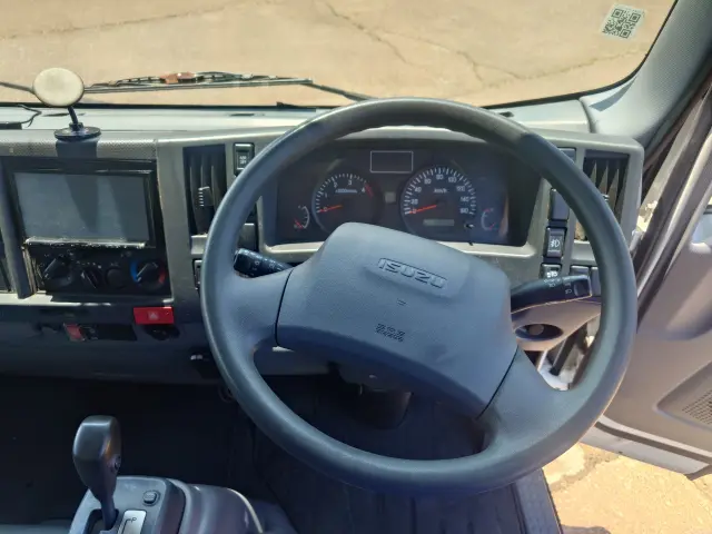 いすゞ エルフ TPG-NMR85N(2WD)の写真28