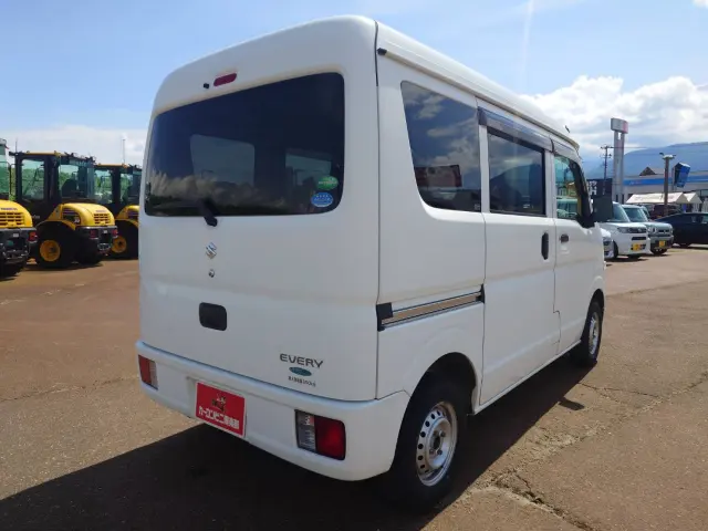 自社民間車検サービス工場にて車検、点検、修理まで行っております。もちろん整備士は全員整備の国家資格保有者です。|スズキ エブリイ HBD-DA17V(4WD)の写真6