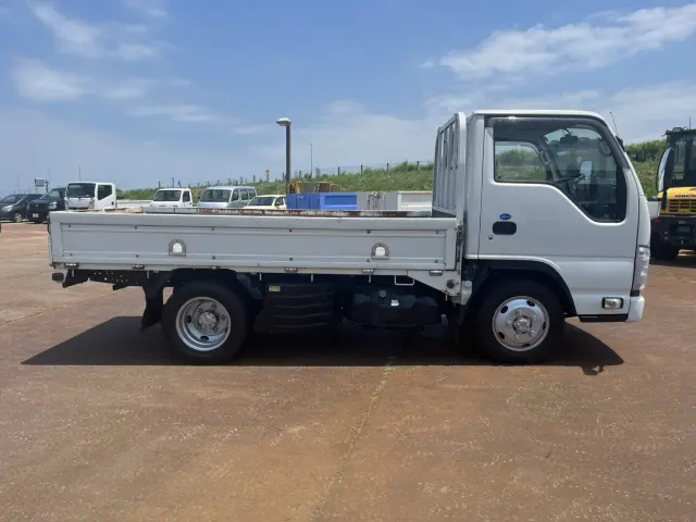 いすゞ エルフ TPG-NJS85A(4WD)の写真4