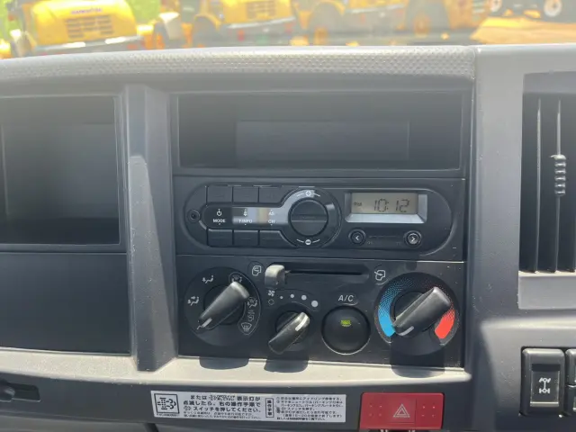いすゞ エルフ TPG-NJS85A(4WD)の写真23