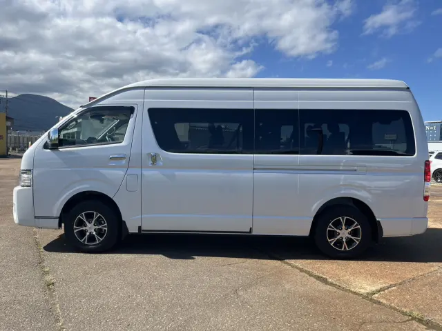 トヨタ ハイエース 3BA-TRH229W(4WD)の写真8