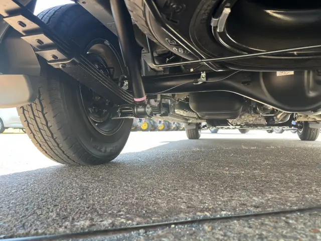 トヨタ ハイエース 3BA-TRH229W(4WD)の写真9