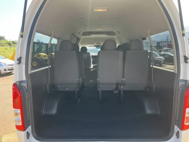 トヨタ ハイエース 3BA-TRH229W(4WD)の写真31