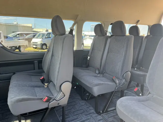 トヨタ ハイエース 3BA-TRH229W(4WD)の写真35