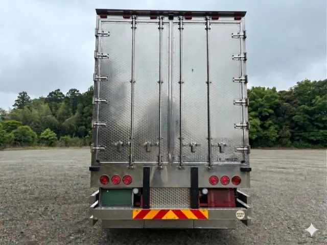 いすゞ ギガ QPG-CYL77BA(6x2)の写真6