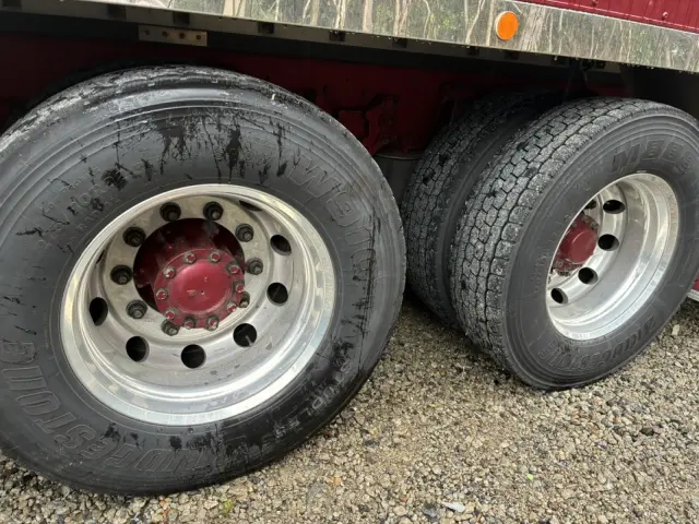 いすゞ ギガ QPG-CYL77BA(6x2)の写真26