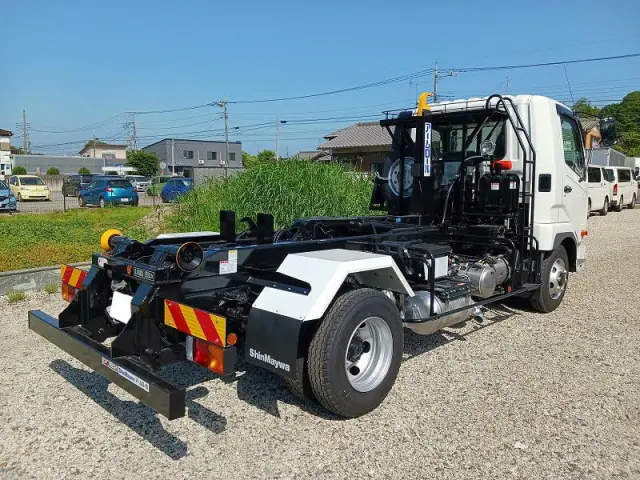 三菱 ファイター 2KG-FK72F(2WD)の写真2