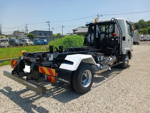 三菱 ファイター 2KG-FK72F(2WD)の写真2