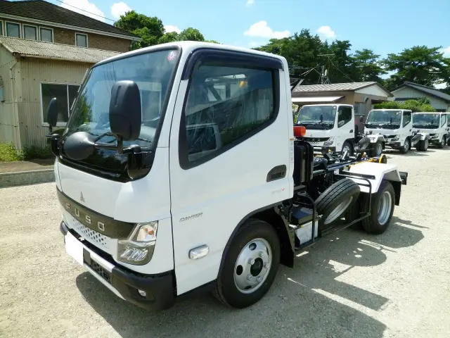 三菱 キャンター 2RG-FBAV0(2WD)の写真1