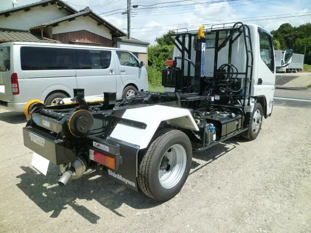 三菱 キャンター 2RG-FBAV0(2WD)の写真2