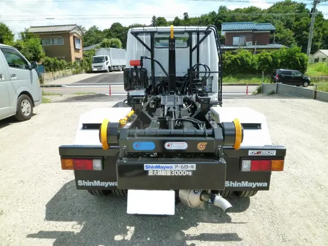 三菱 キャンター 2RG-FBAV0(2WD)の写真3