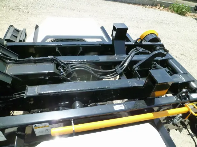 三菱 キャンター 2RG-FBAV0(2WD)の写真4