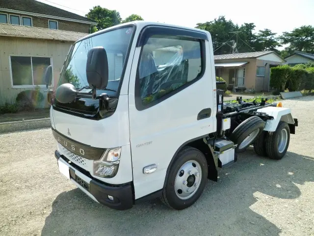 三菱 キャンター 2RG-FBAV0(2WD)の写真1