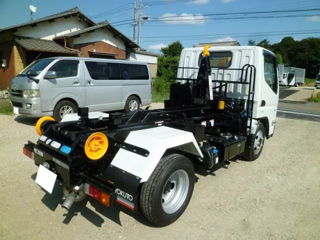 三菱 キャンター 2RG-FBAV0(2WD)の写真2