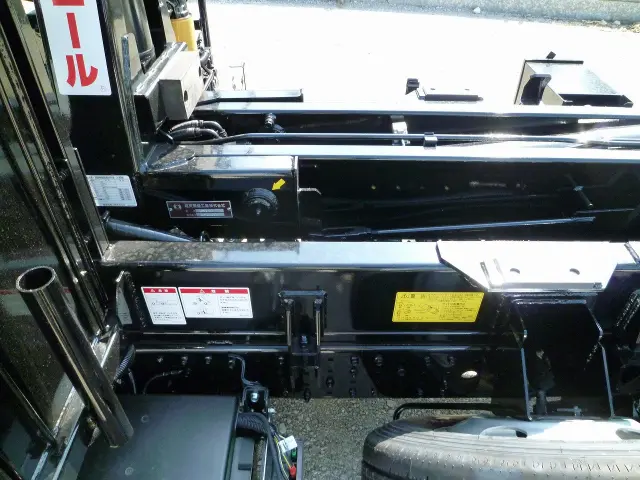 三菱 キャンター 2RG-FBAV0(2WD)の写真4