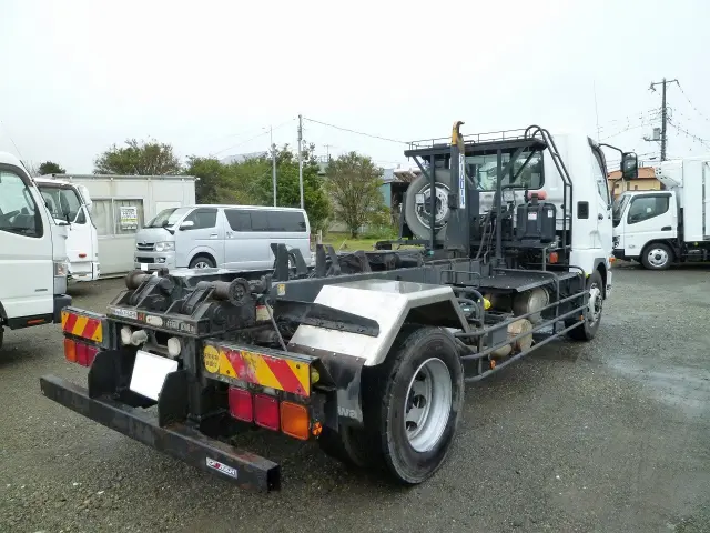 三菱 ファイター QKG-FK72FZ(2WD)の写真2