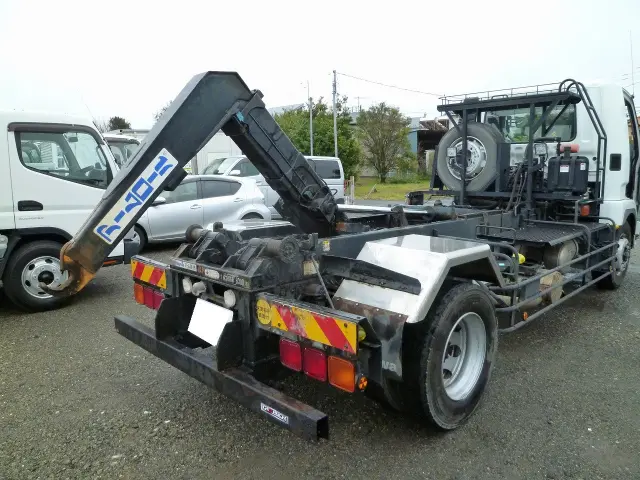 三菱 ファイター QKG-FK72FZ(2WD)の写真5