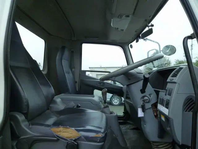 三菱 ファイター QKG-FK72FZ(2WD)の写真7