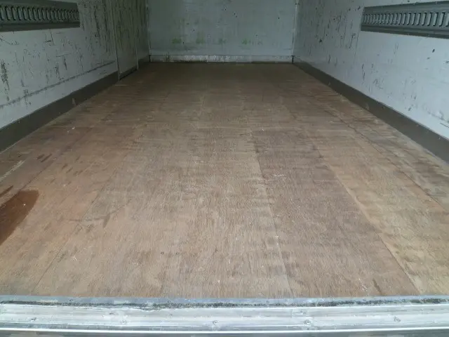 いすゞ エルフ PA-NPR81N(2WD)の写真4