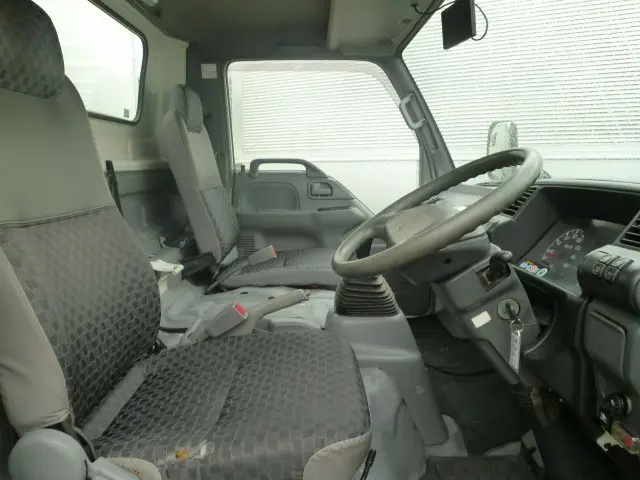 いすゞ エルフ PA-NPR81N(2WD)の写真7