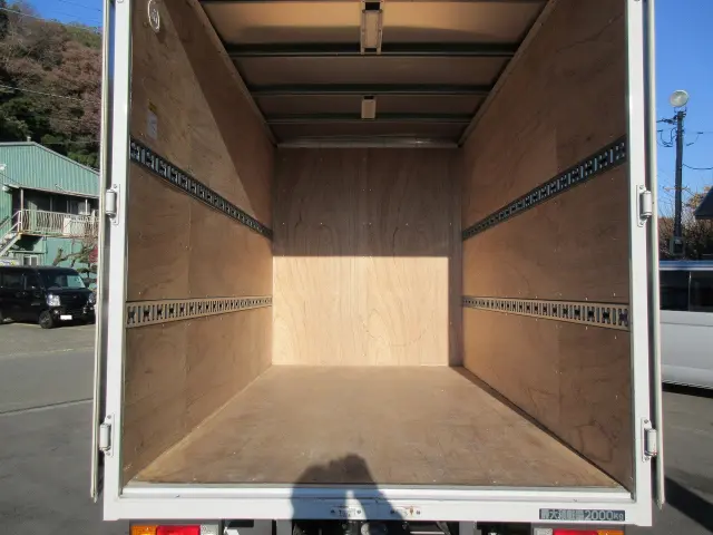 三菱 キャンター 2RG-FBA20(2WD)の写真3